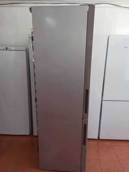 Холодильник двухкамерный Miele KFN 29133 D 000035236 фото
