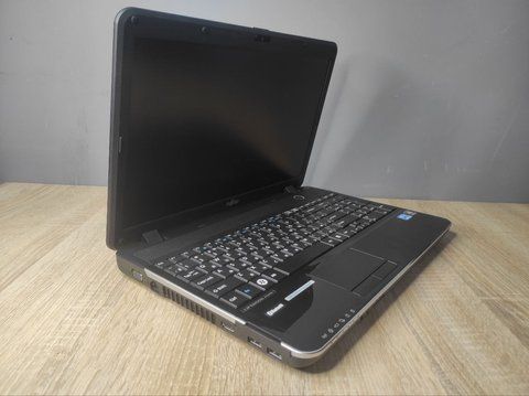 Ноутбук Fujitsu Lifebook A512 000045641 фото