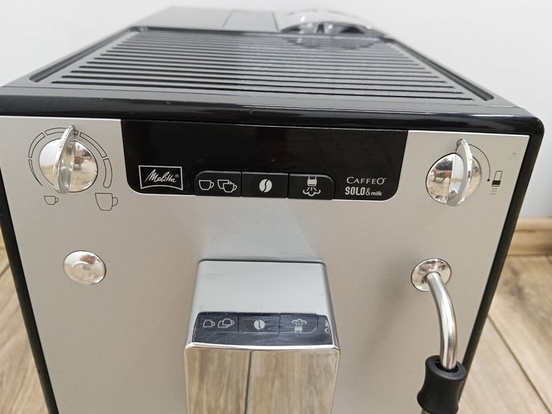 Кофемашина Melita Caffeo Solo E953 102 1400W sn 953102E181001640504 000049304 фото