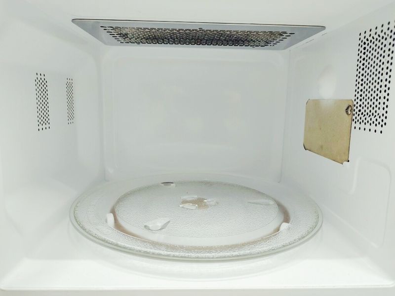 Мікрохвильова піч Continent MW800G 1100w гриль 1000w sn 03091001071 000037376 фото