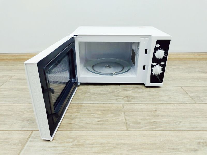 Микроволновая печь Clatronic MWG 782 000038733 фото