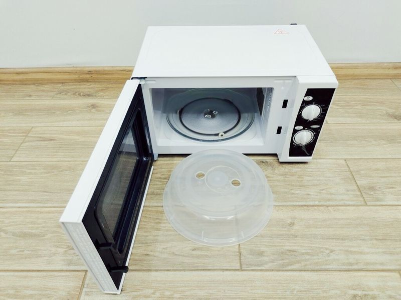 Микроволновая печь Clatronic MWG 782 000038733 фото