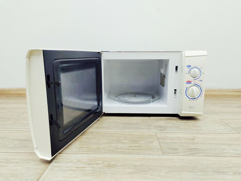 Мікрохвильова піч Continent MW800G 1100w гриль 1000w sn 03091001071 000037376 фото