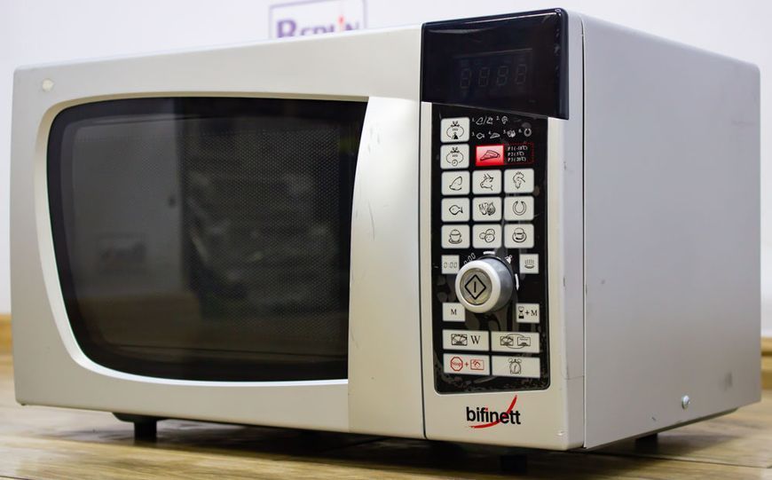 Мікрохвильова піч Bifinett KH 1106 1300W гриль 1000W sn GS0712SI002785 000016192 фото