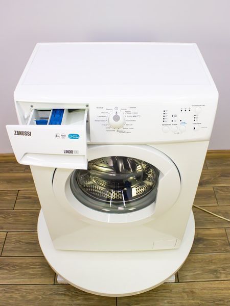 Стиральная машина Zanussi ZWSE6100V 000018812 фото