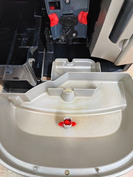 Кавомашина Delonghi Magnifica ESAM4300 1350W sn 80716 000051786 фото
