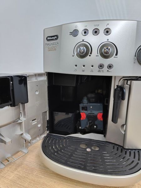 Кавомашина Delonghi Magnifica ESAM4300 1350W sn 80716 000051786 фото