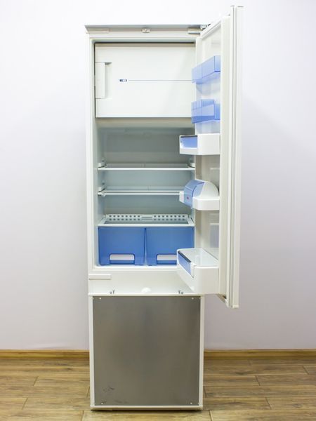 Холодильник двокамерний вбудований Bosch KIC32442 02 249+37л 120w sn 8407 000020 000024099 фото