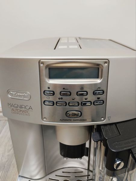 Кавомашина DeLonghi ESAM3500 S 1350W sn 04018 000047877 фото