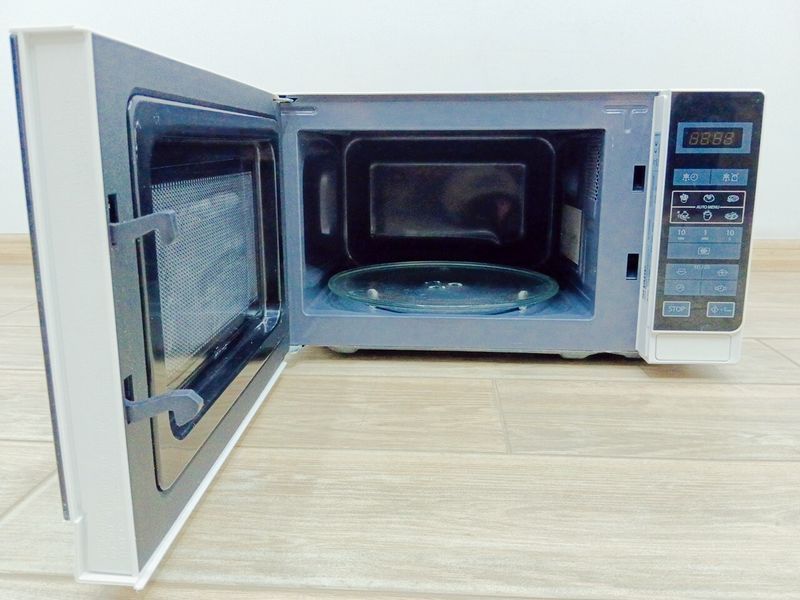 Мікрохвильова піч Sharp R 242W 1270w sn 706120315 000038662 фото
