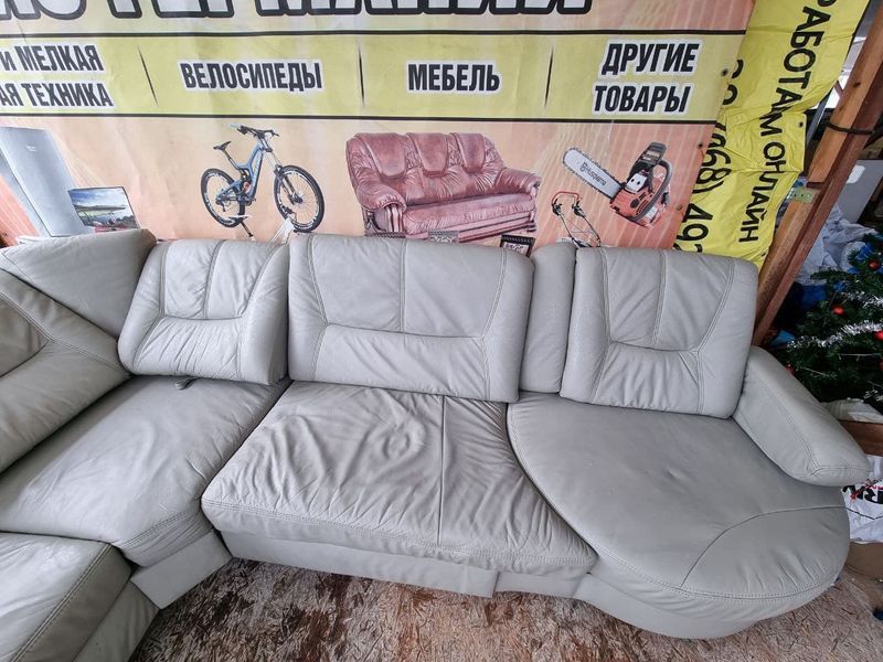 Угловой диван с подголовниками кожаный бежевый 000024357 фото