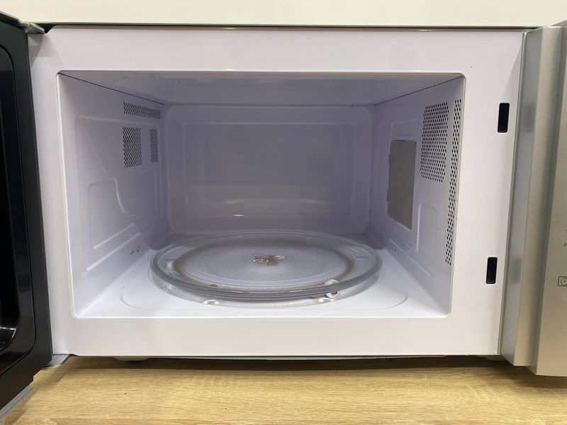 Микроволновая печь Severin 1450W sn 25F22 000049159 фото