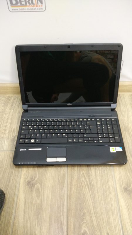 Ноутбук Fujitsu AH530 sn YL9Q495944