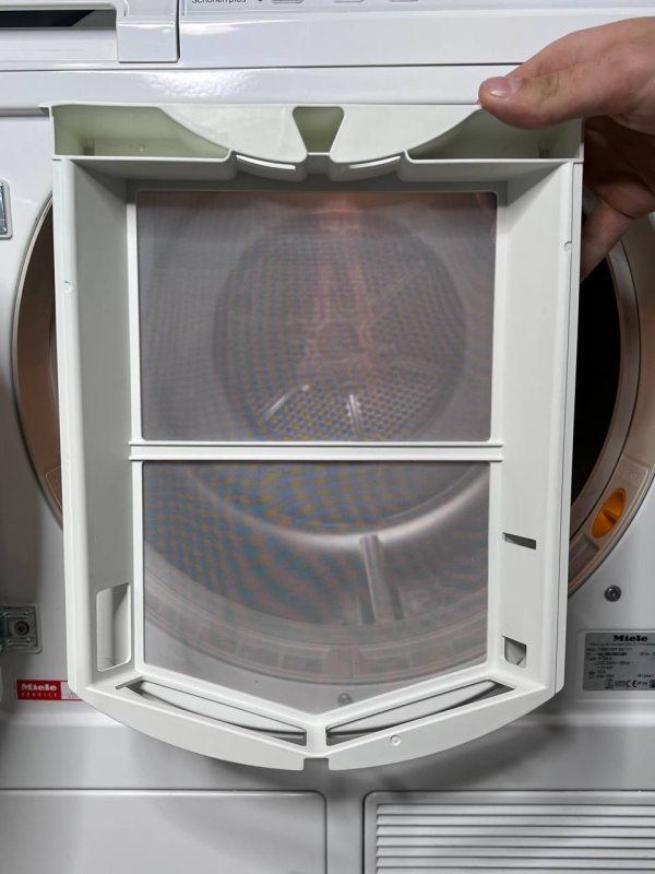 Сушильна машина Miele T8861WP