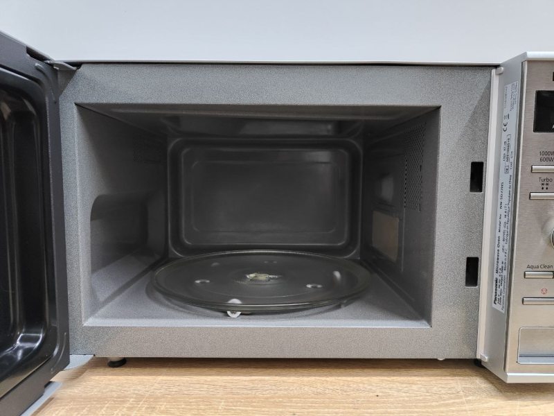 Мікрохвильова піч Panasonic NN SD27HS 1000W sn 5G21050510