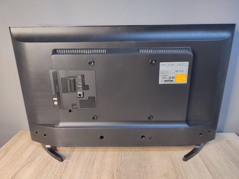 Телевізор 32 Samsung UE32J4570SS HD Smart TV