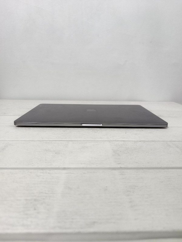 Ноутбук Apple MacBook Pro 15.4 Бат 4:30