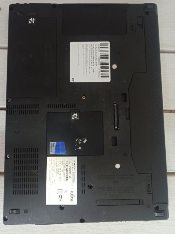 Ноутбук Fujitsu LifeBook E734 13.3 HD бат 1:00 год