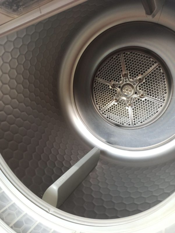 Сушильна машина Miele T8827WP