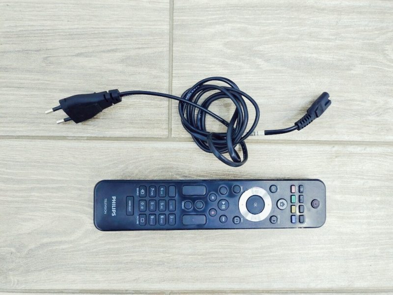 ТБ 32 Philips 32PFL3158K LED Full HD Smart TV