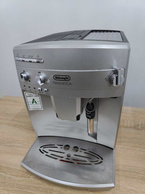 Кавоварка Delonghi Magnifica регульоване панарелло