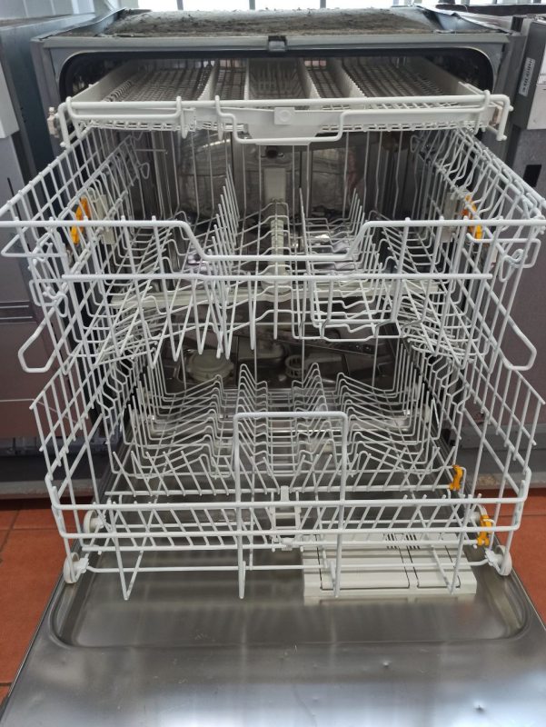 Посудомийна машина Miele G 4970 SCVi