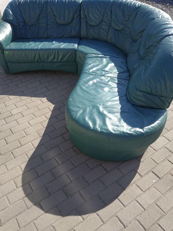 Угловой диван кожаный зелёный