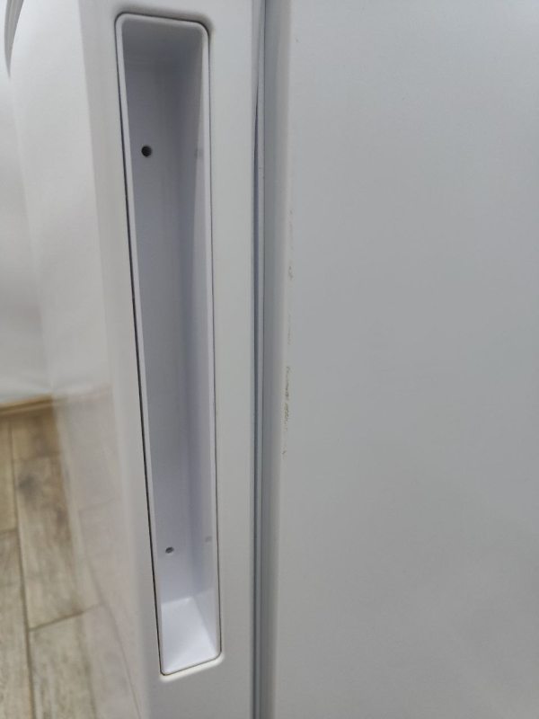 Холодильник двокамерний Bosch KGV36NW20 90W 215+94л sn 9212100268 n475