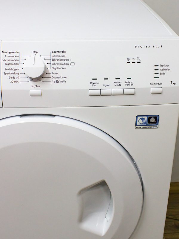 Сушильна машина AEG T55770IH4