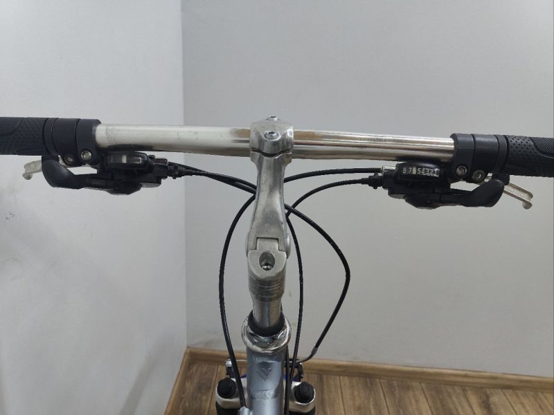 Велосипед 28 Wheeler дорожный серебристый алюм