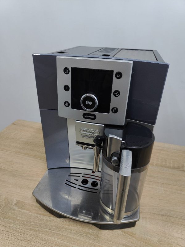 Кавоварка Delonghi Perfecta