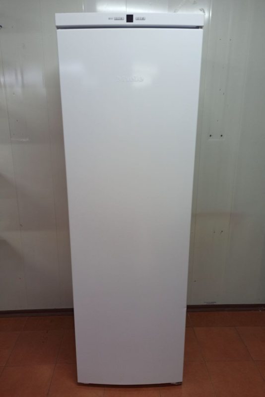 Морозильный шкаф Miele FN 28062 WS