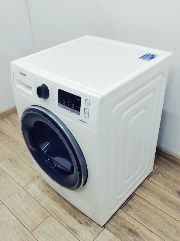 Сушильна машина Samsung DV81M50103W