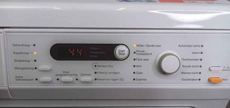 Сушильна машина Miele T 8827 WP