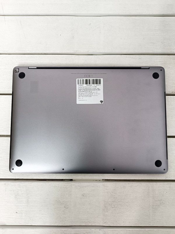 Ноутбук Apple MacBook Pro 15.4 Бат 4:30