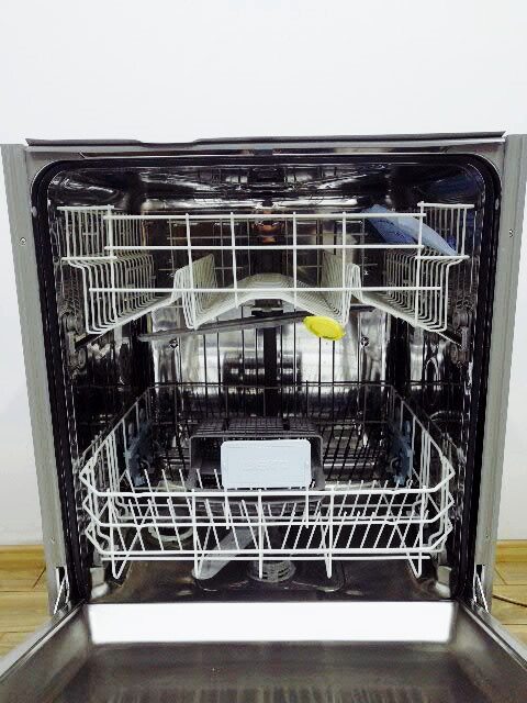 Посудомийна машина Beko DSN 1402 X