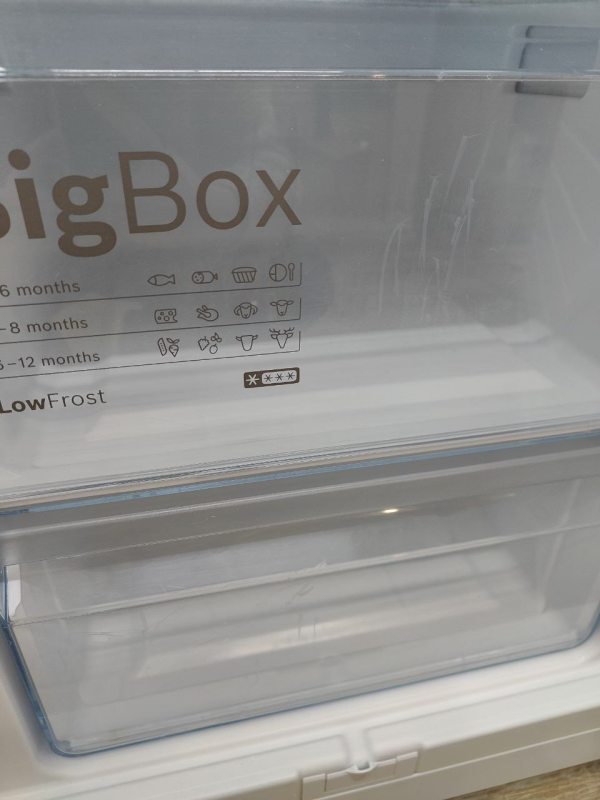 Холодильник двокамерний Bosch KGV36UW20 90W 213+94л sn 9506100961 n480