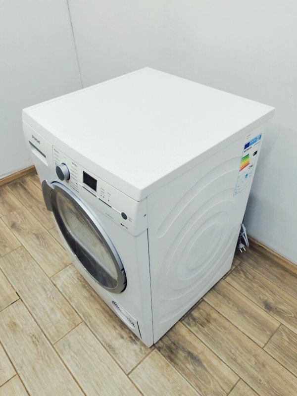 Сушильна машина Siemens IQ700 WT46W563 04