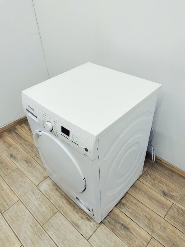 Сушильна машина Siemens IQ700 WT44W50L 05
