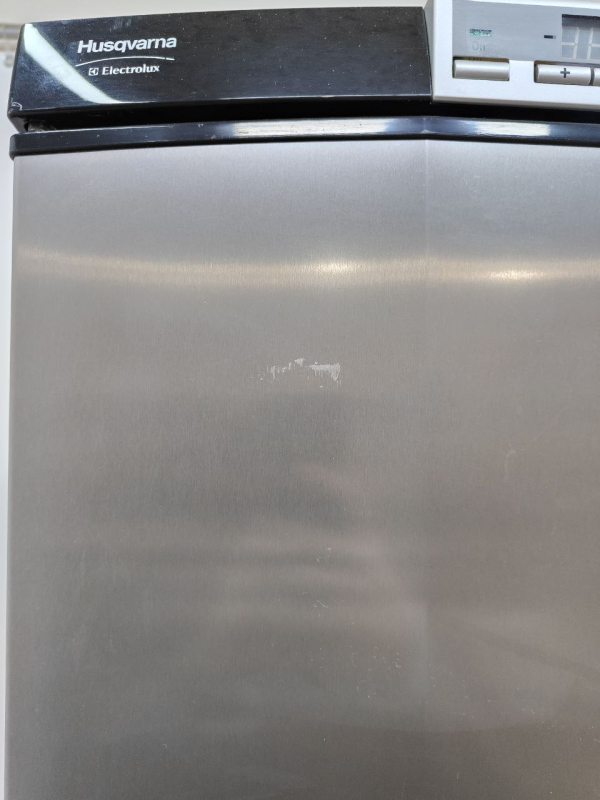 Морозильна камера Husqvama QT3549FX 225W 252л sn 94820007 n532