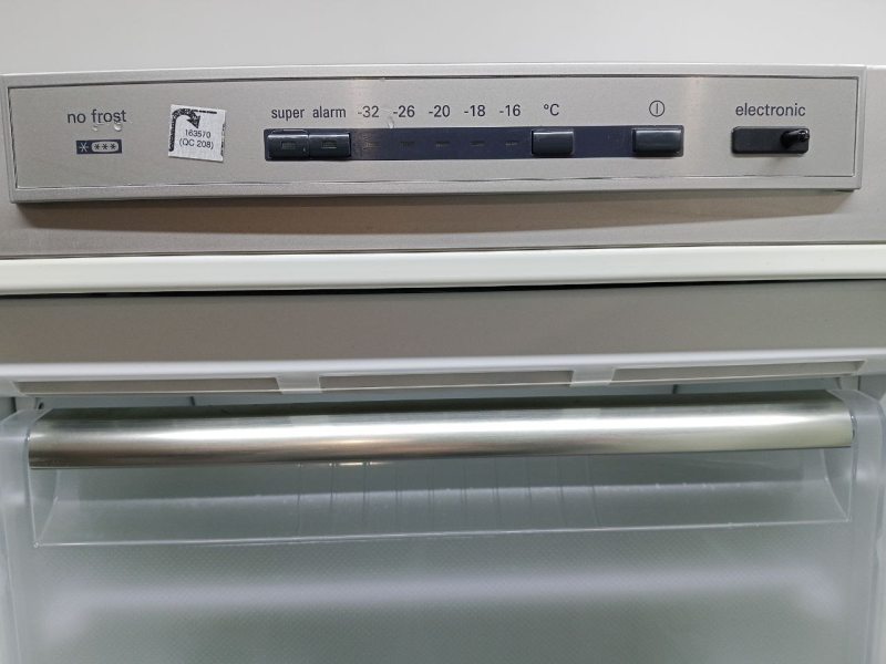 Морозильна камера Siemens GS32NX77 250W 244л sn 00063 n531