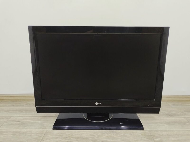 Телевизор 32 LG 32LC56 LCD HD
