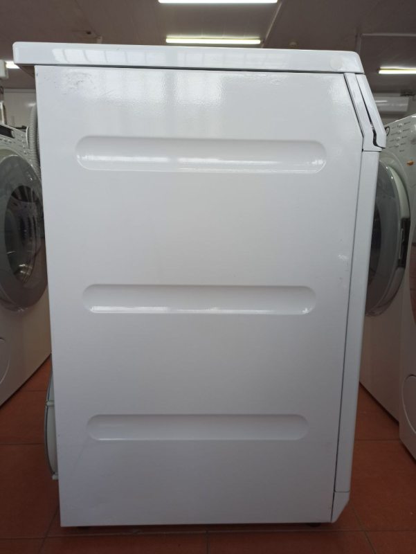 Сушильна машина Miele T8827WP