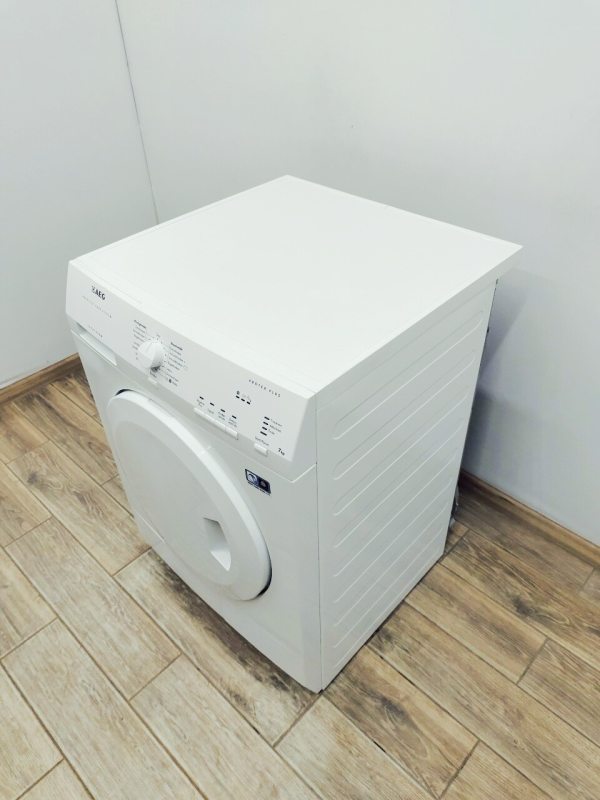 Сушильна машина AEG T55770IH4