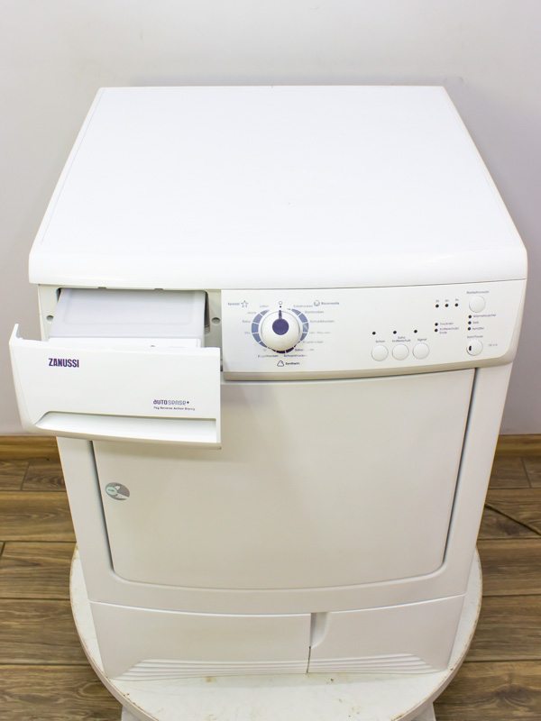 Сушильний автомат Zanussi ZTE273