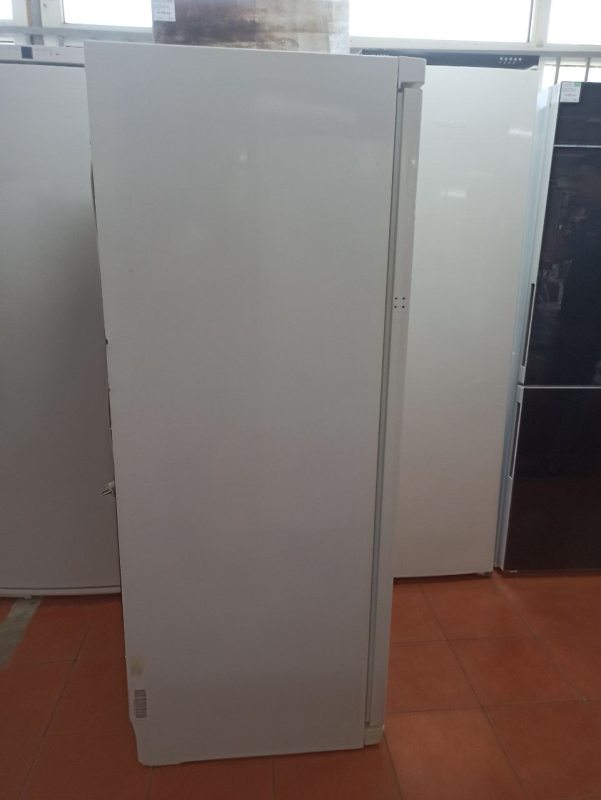 Морозильный шкаф Miele FN 4693 S