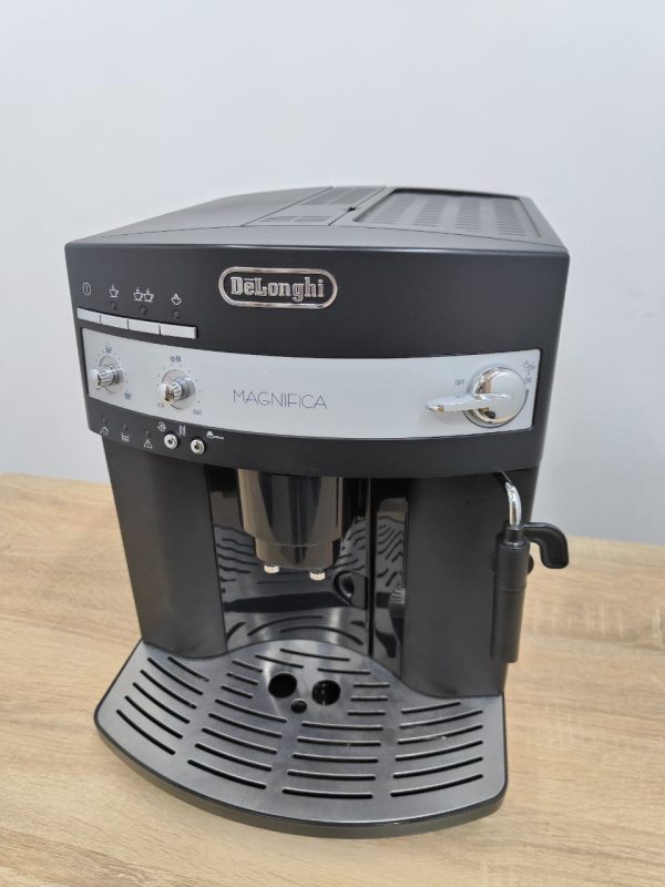 Кавоварка Delonghi Magnifica
