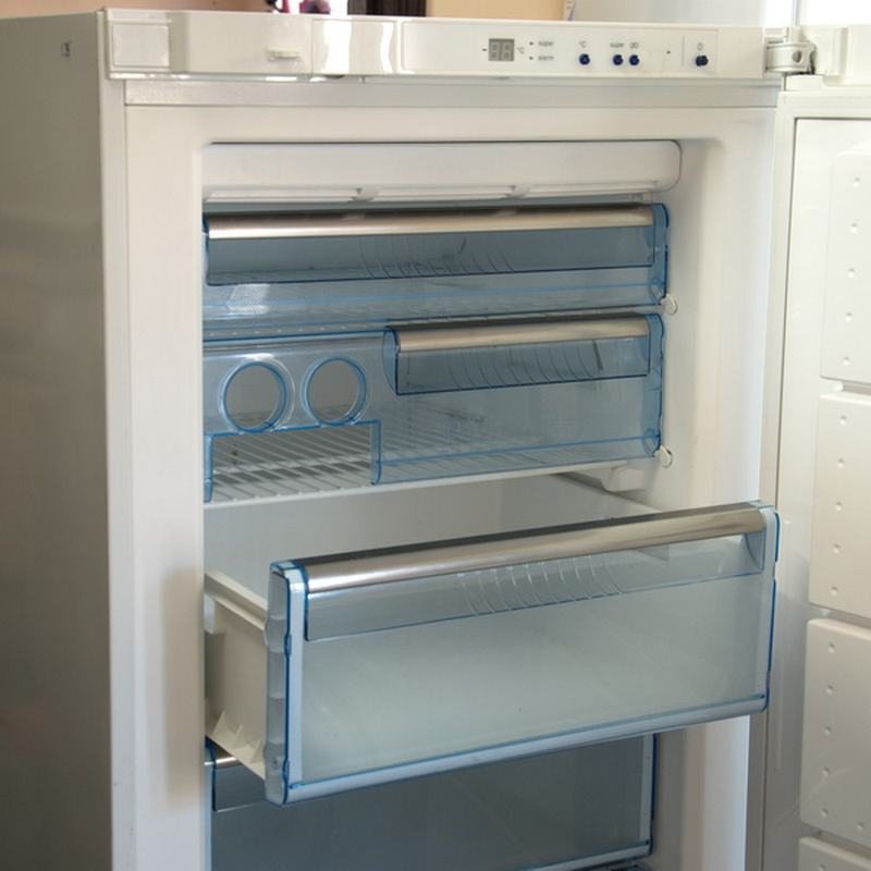 Морозильный шкаф Bosch EN153
