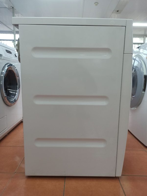 Сушильна машина Miele T 7744C