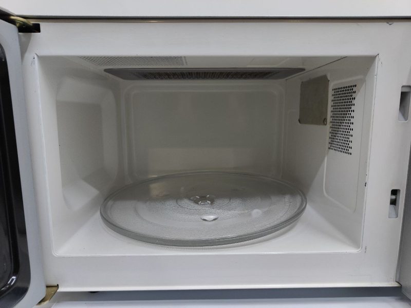 Мікрохвильова піч CLATRONIC MWG735P 900W+1400W гриль sn 253064